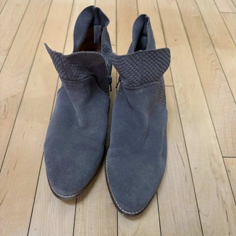 Seychelles Score Suede Booties Ankle boots Shooties Taupe Grey Brown Size 9